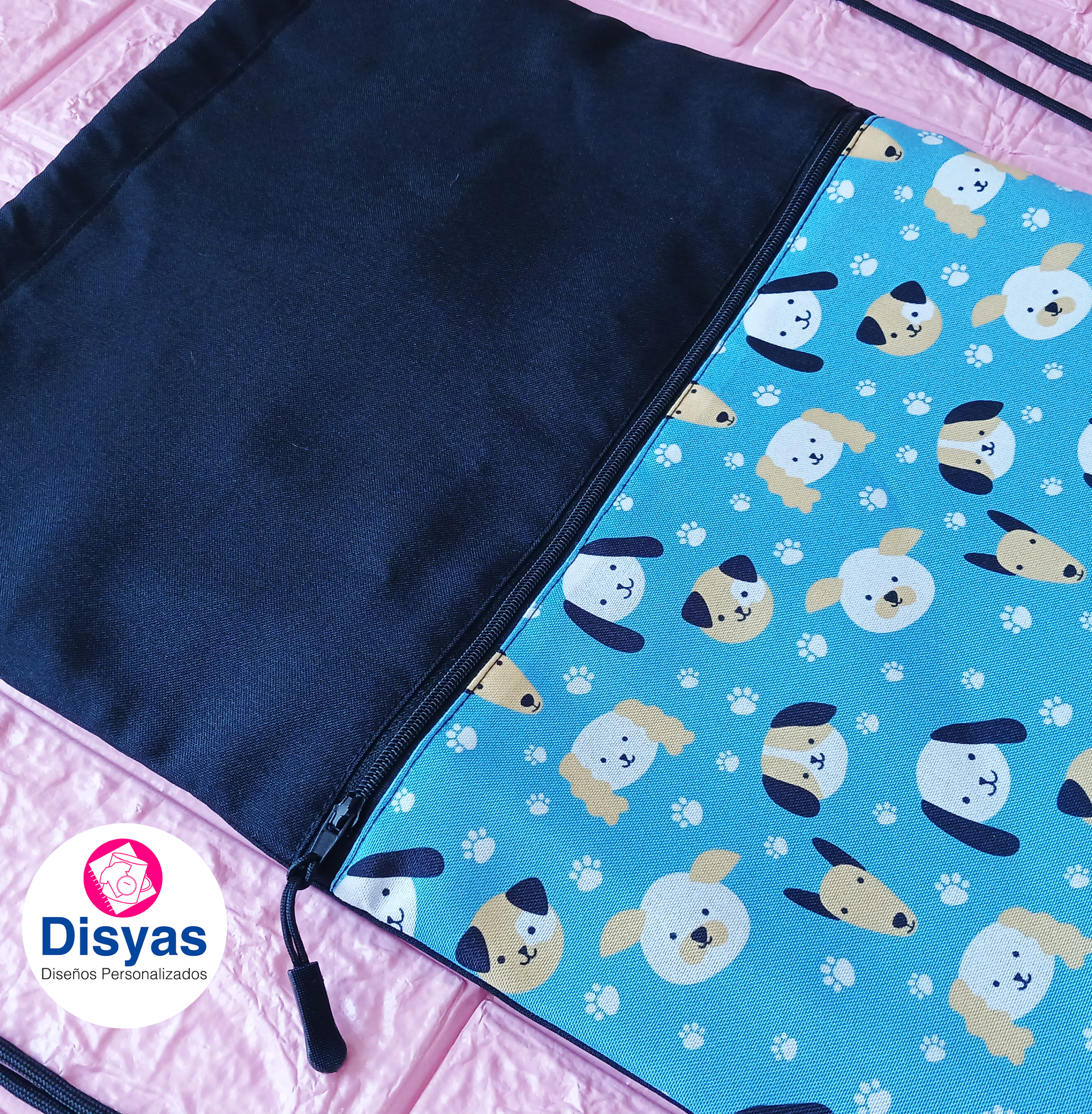 Morral Con Cordón y Bolsillo Frontal Diseño Perros - Imagen 2